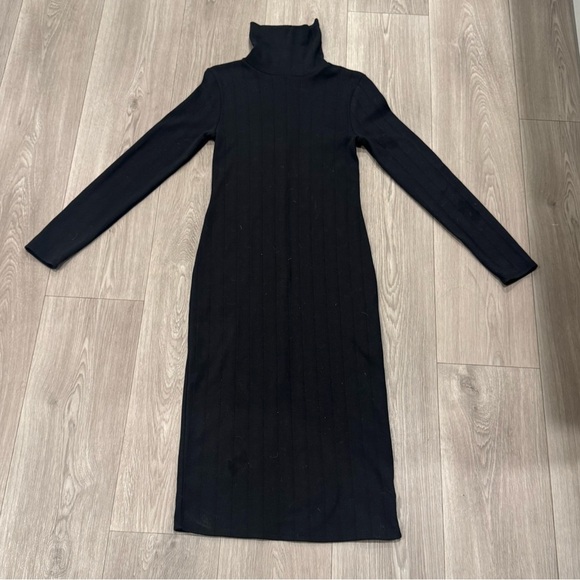 Wild Fable Long Sleeve Turtleneck Knit Bodycon Dress in Black. Size M. Worn Once - Picture 3 of 4